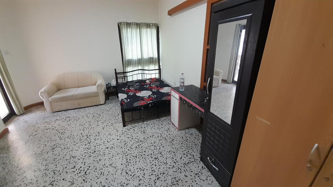 Admf*kr5 Homestay Abu Dhabi